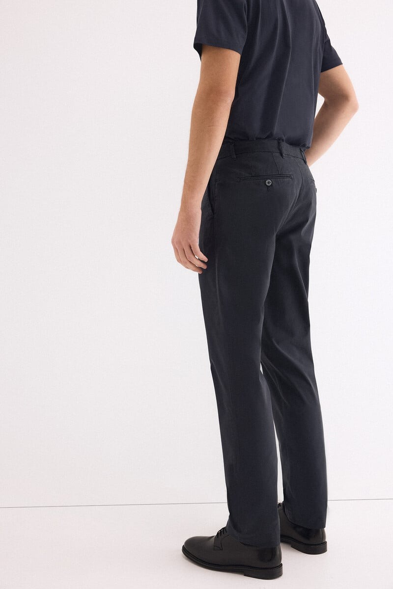 Pantallona regular, Pedro del Hierro