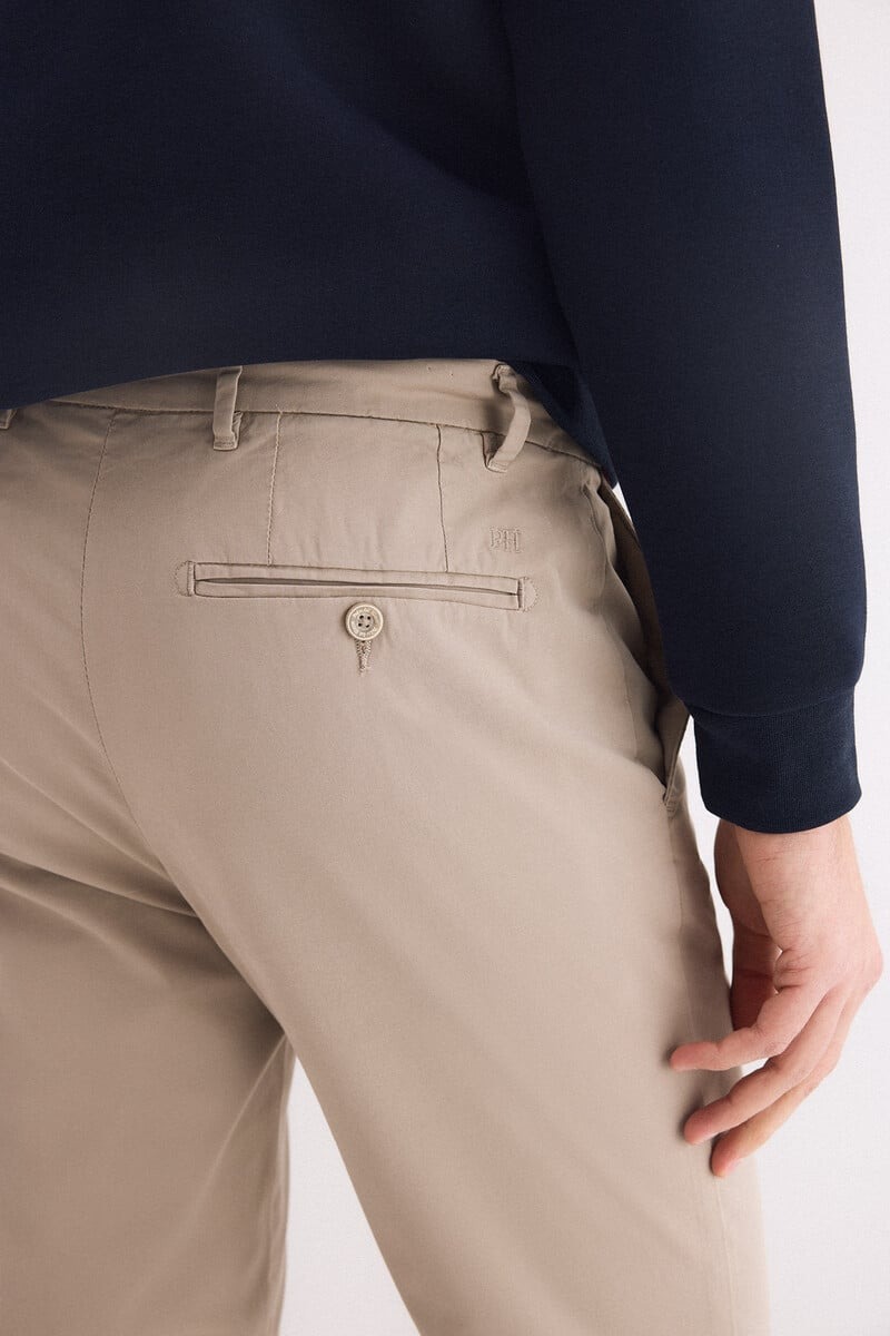 Pantallona slim-fit, Pedro del Hierro