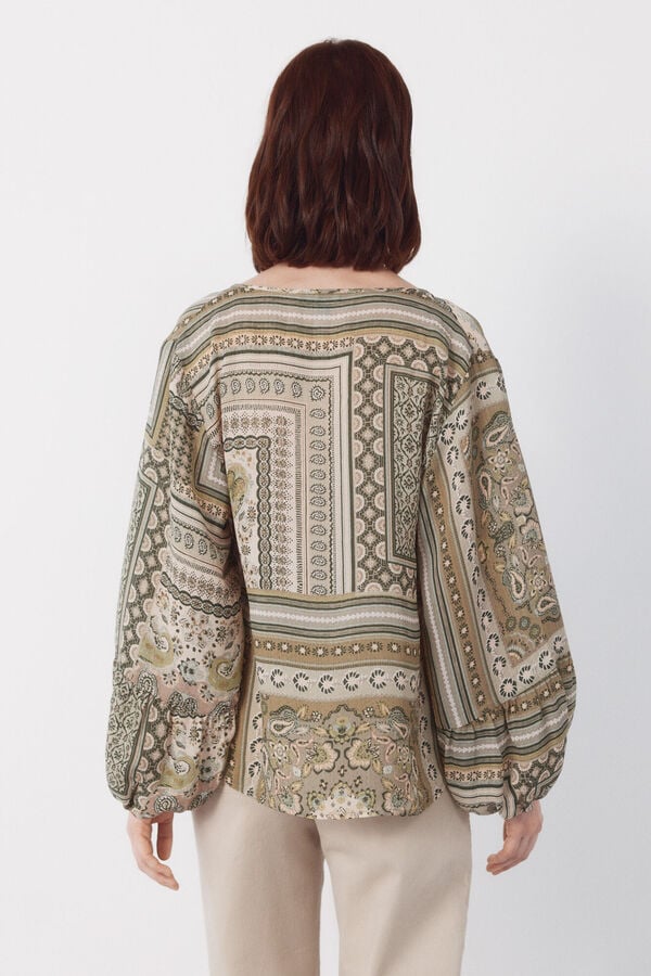 Këmishë për femra, Cortefiel