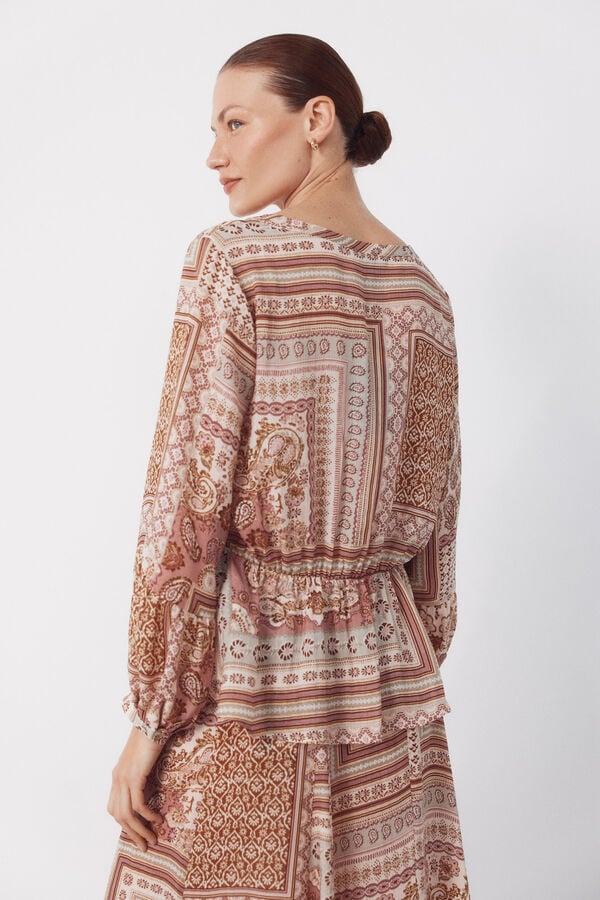 Bluzë me mëngë të gjata, Cortefiel