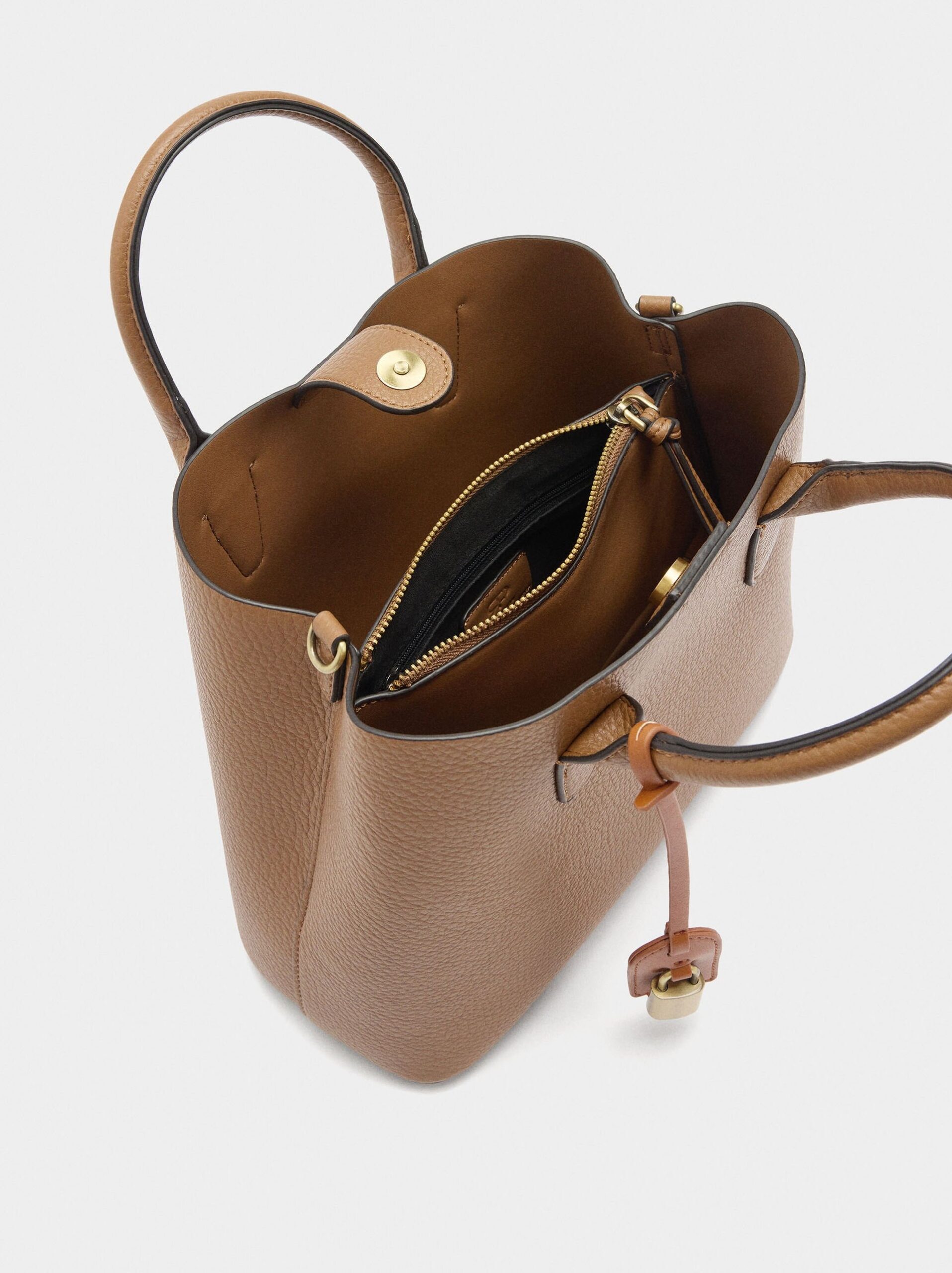 Çantë dore, Parfois