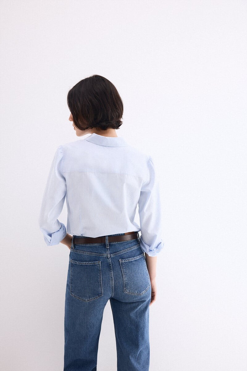 Këmishë bazike, Pedro del Hierro