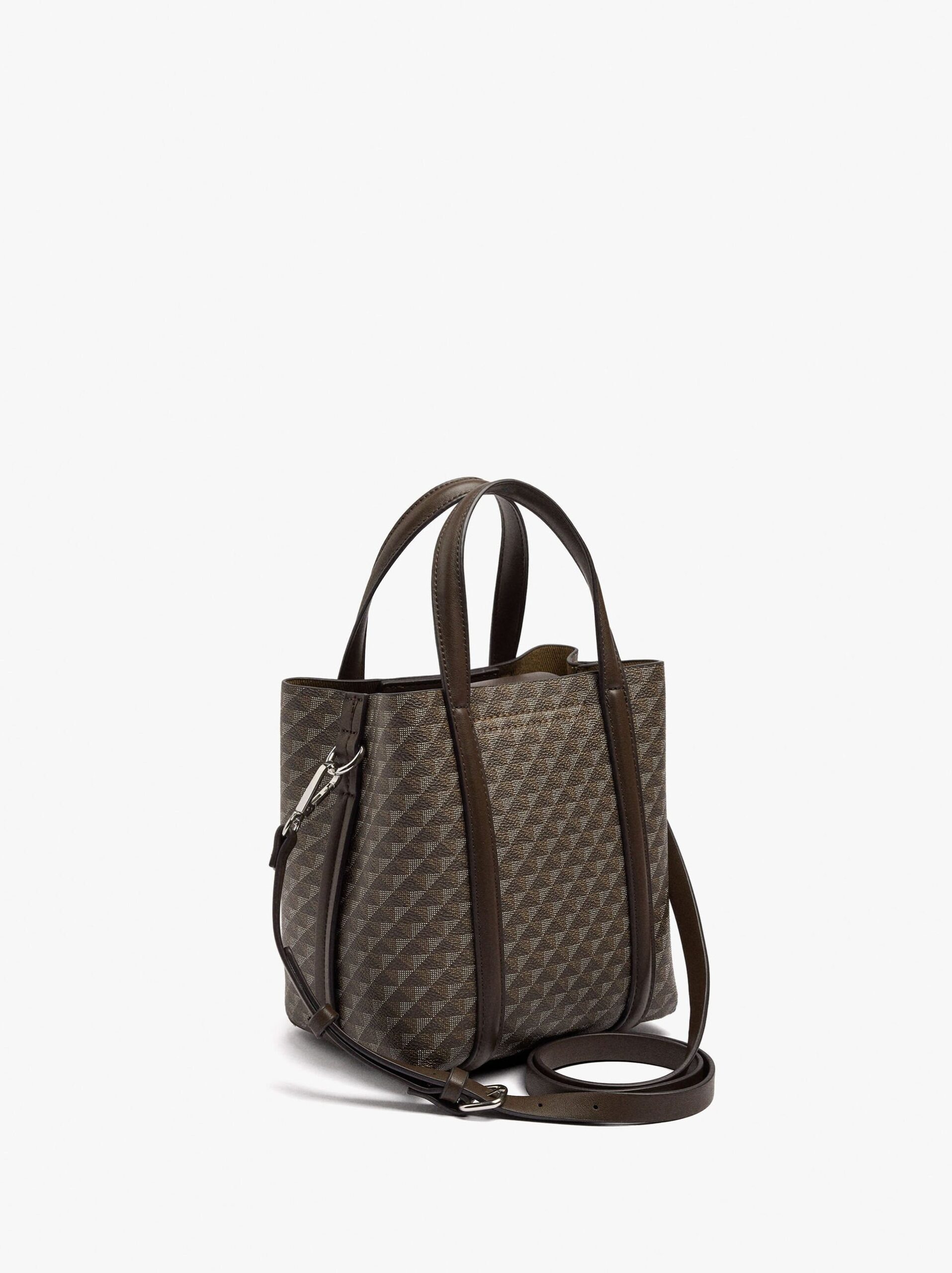 Çantë dore, Parfois