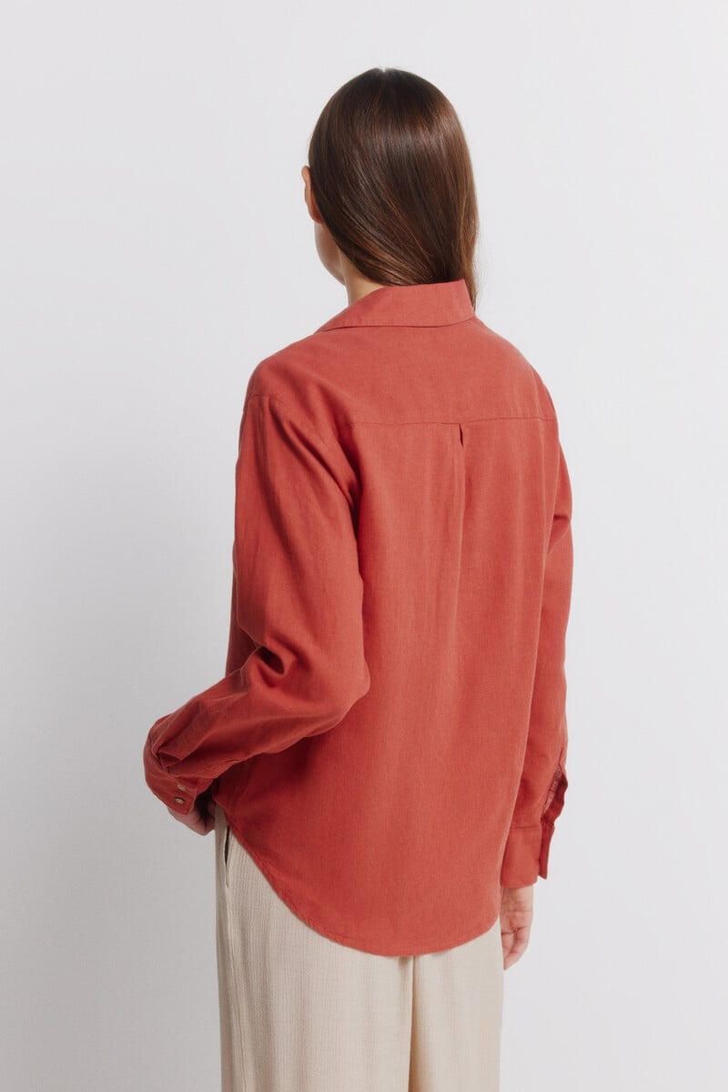 Këmishë për femra, Springfield