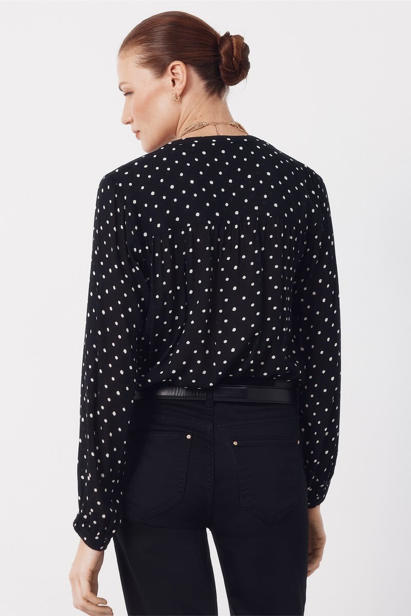 Bluzë me mëngë të gjata, Cortefiel