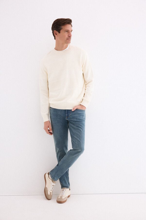 Xhinse të gjata, Pedro del Hierro - 42