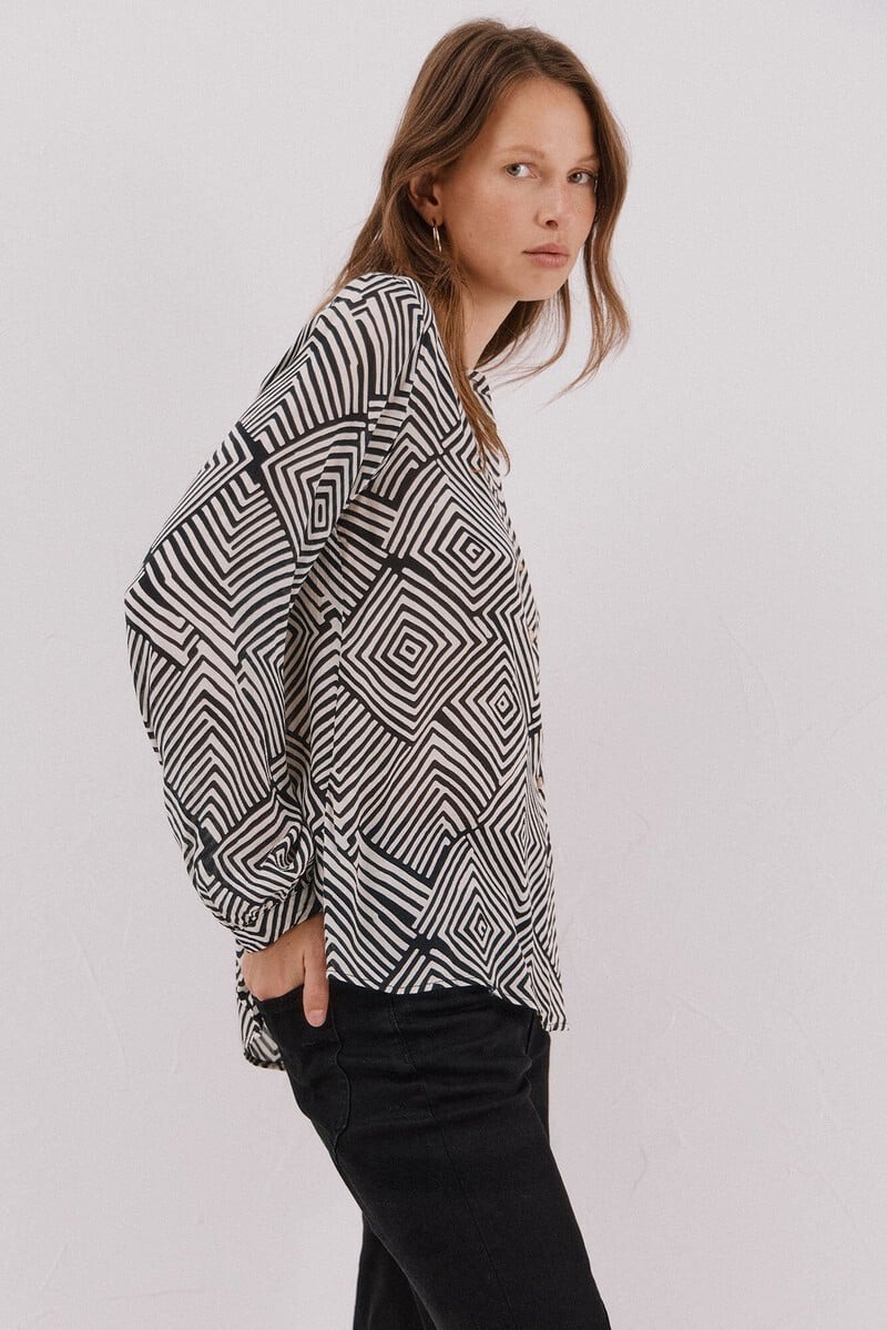 Bluzë me mëngë të gjata, Cortefiel