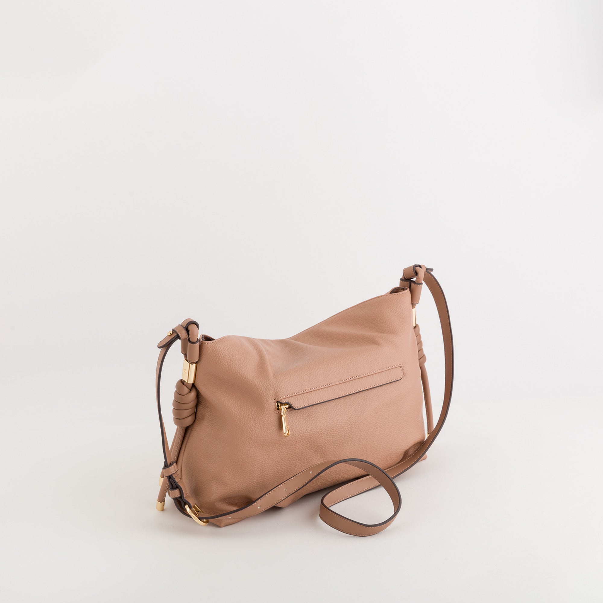 Çantë supi, Carpisa