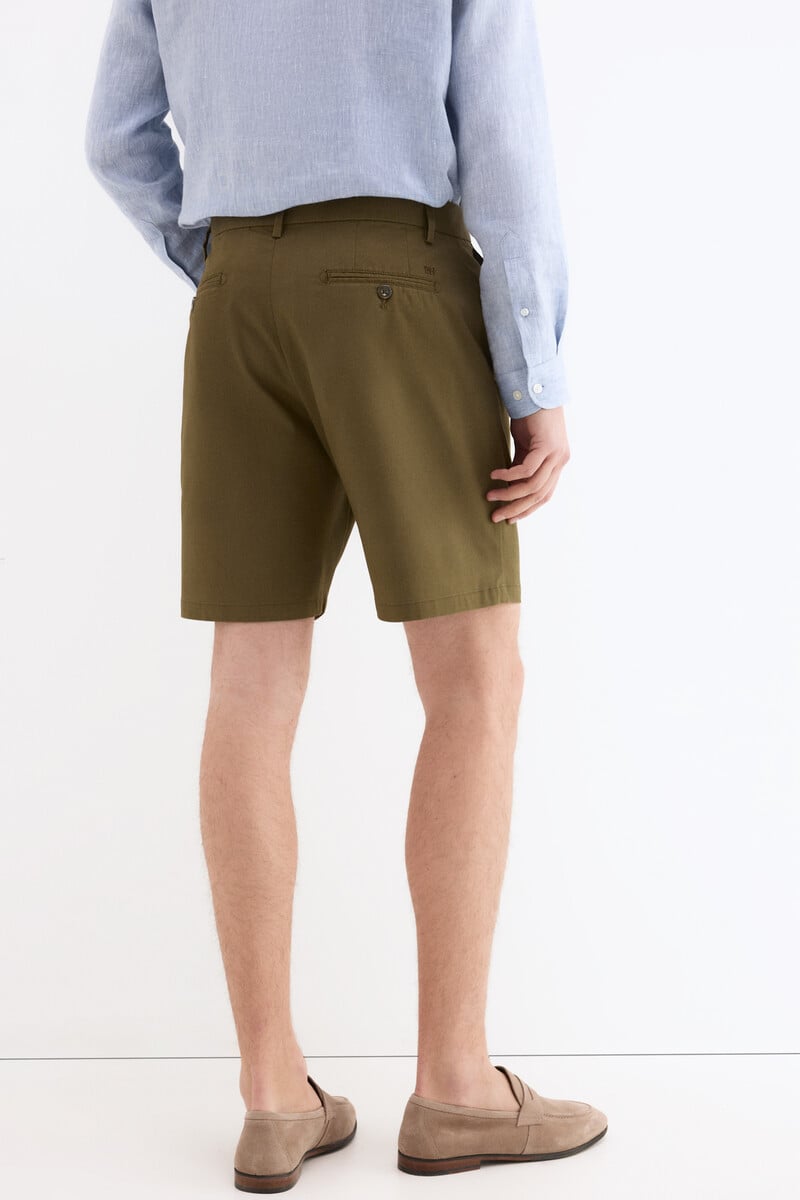 Pantallona të shkurtra, Pedro Del Hierro