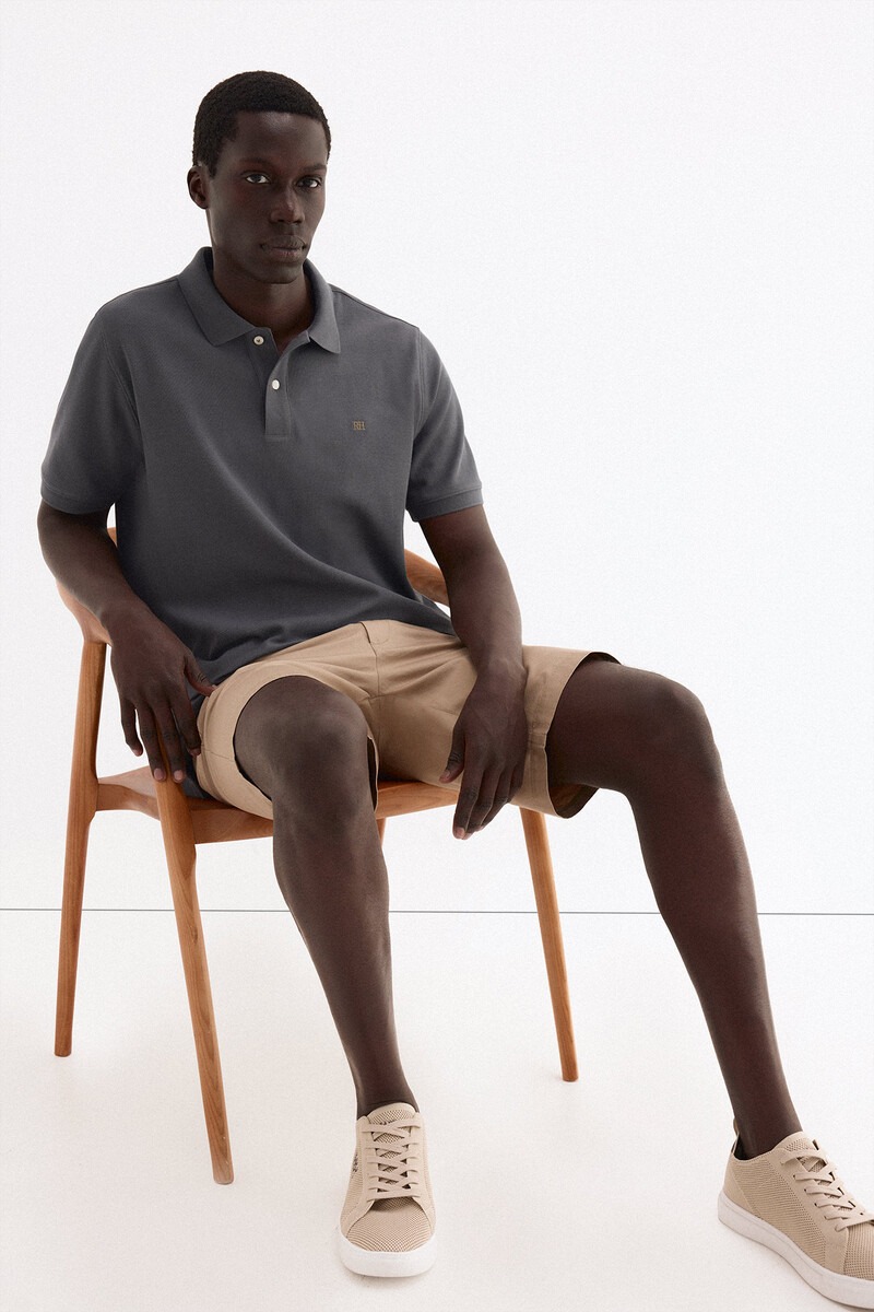 Polo me mëngë të shkurtra, Pedro del Hierro