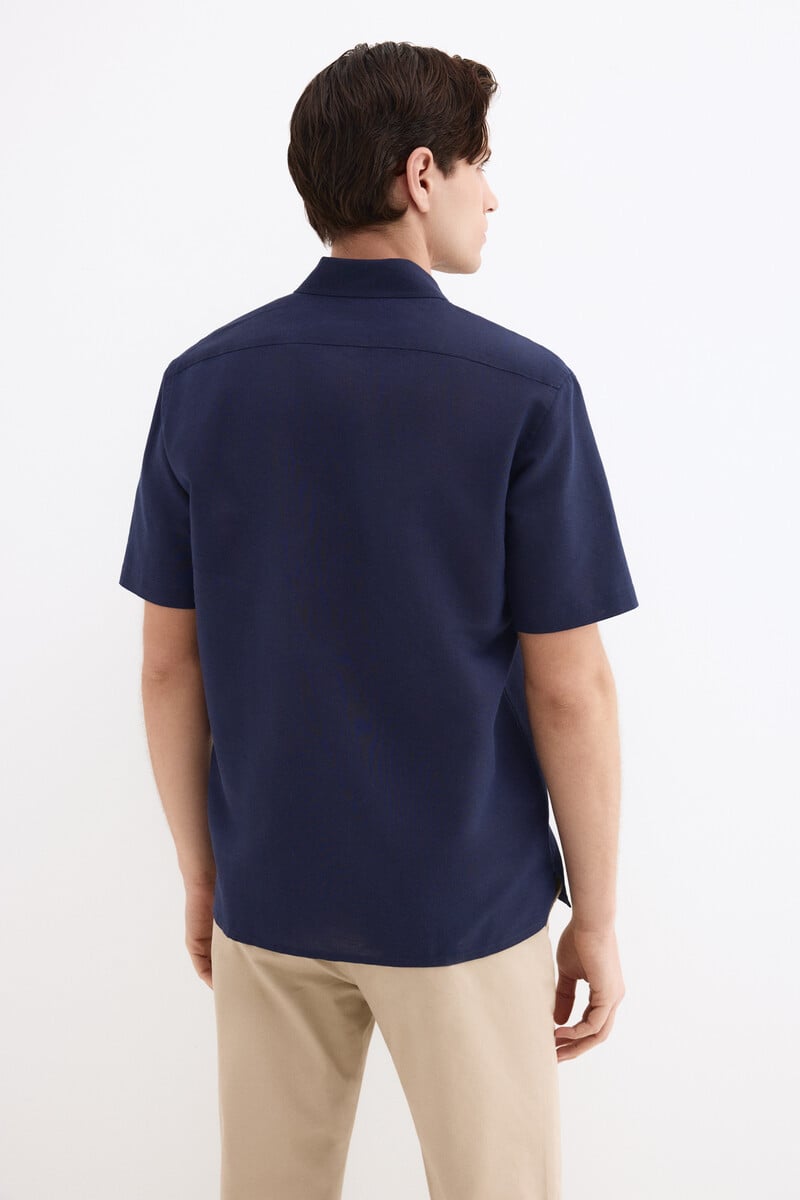 Këmishë lino, Pedro Del Hierro