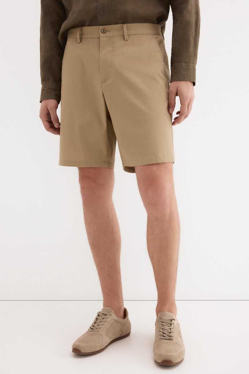 Pantallona të shkurtra, Pedro Del Hierro