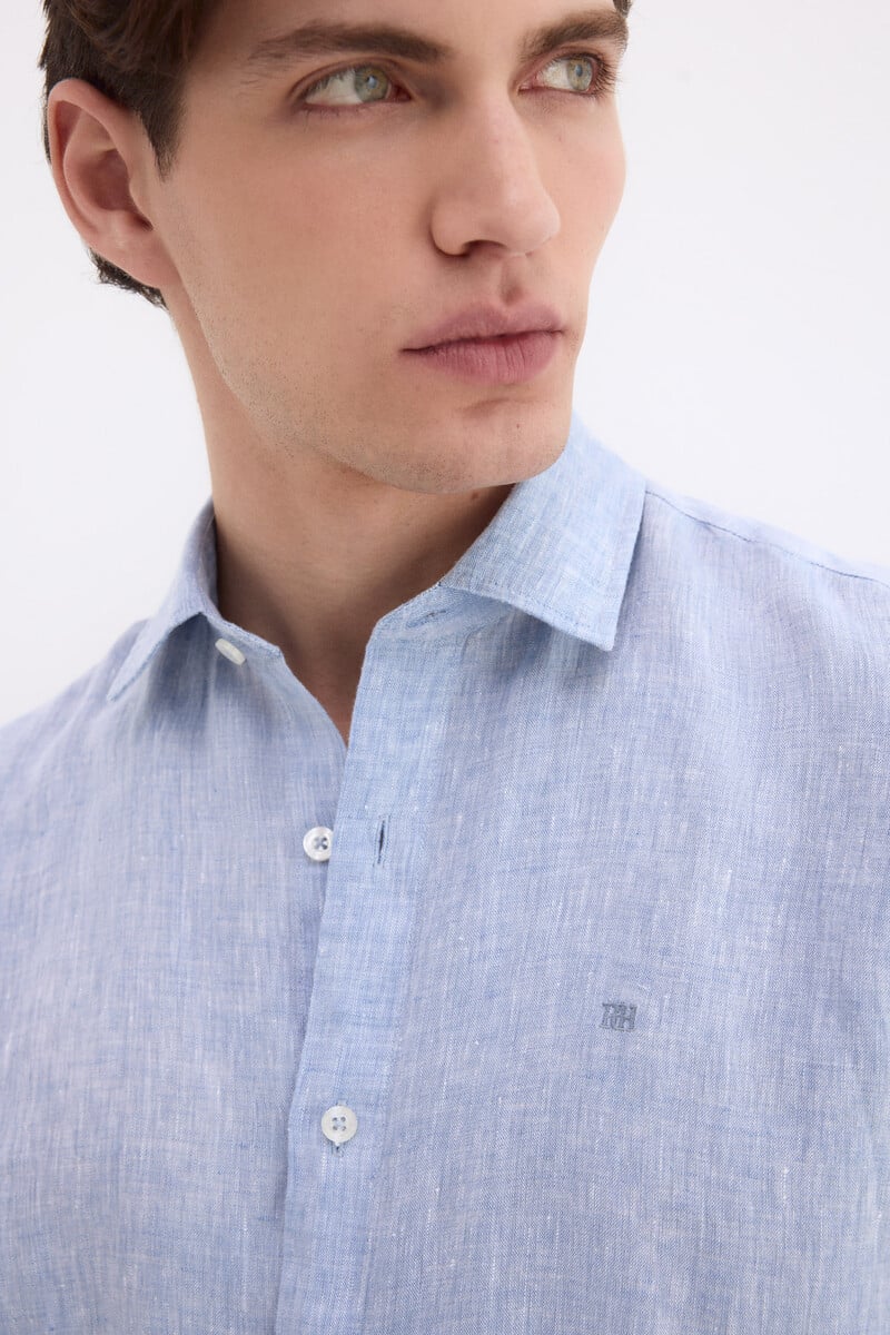 Këmishë lino, Pedro Del Hierro