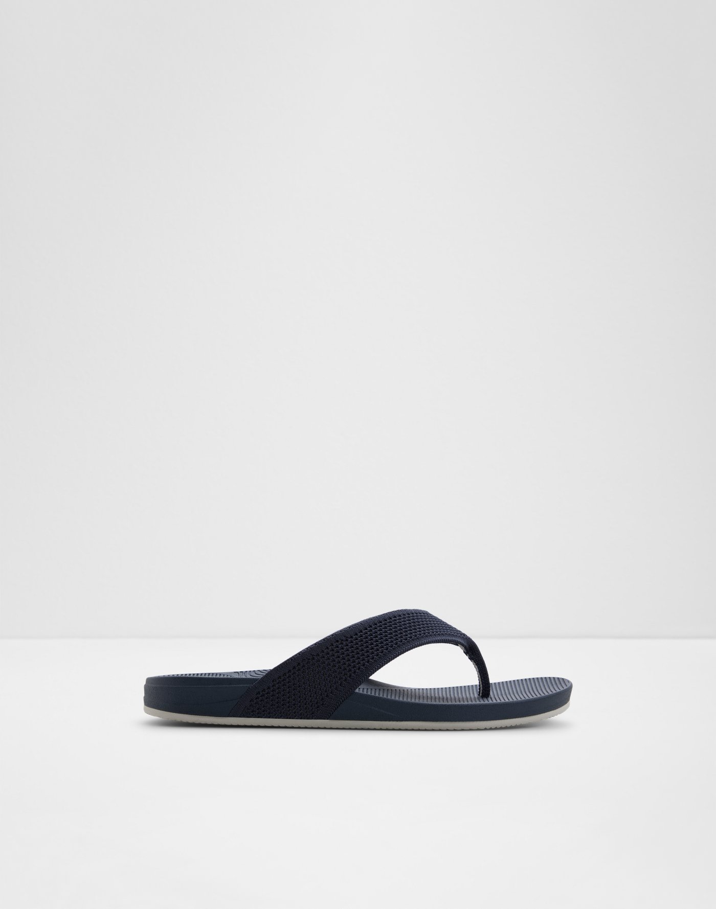Shapka me gisht, Aldo - 42