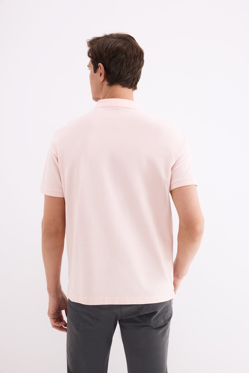 Polo me mëngë të shkurtra, Pedro del Hierro