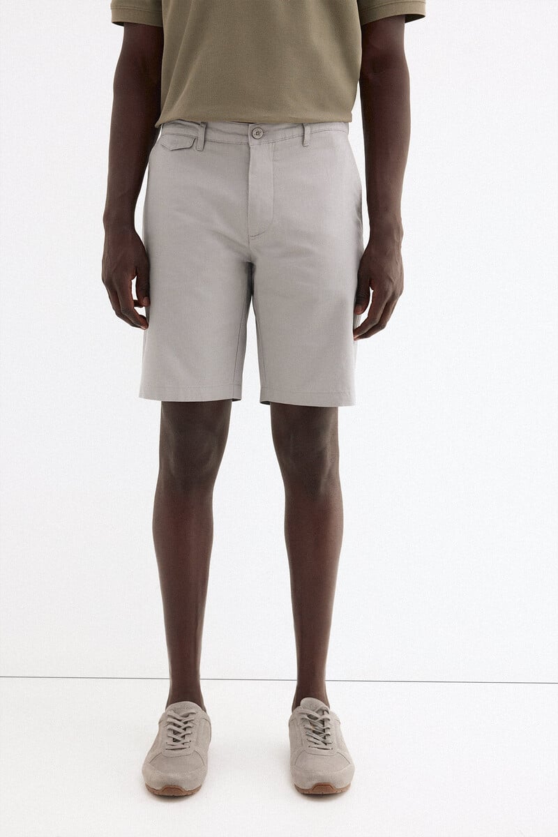 Pantallona të shkurtra, Pedro Del Hierro