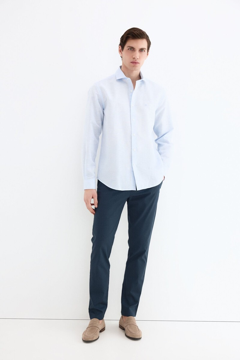 Këmishë lino, Pedro del Hierro