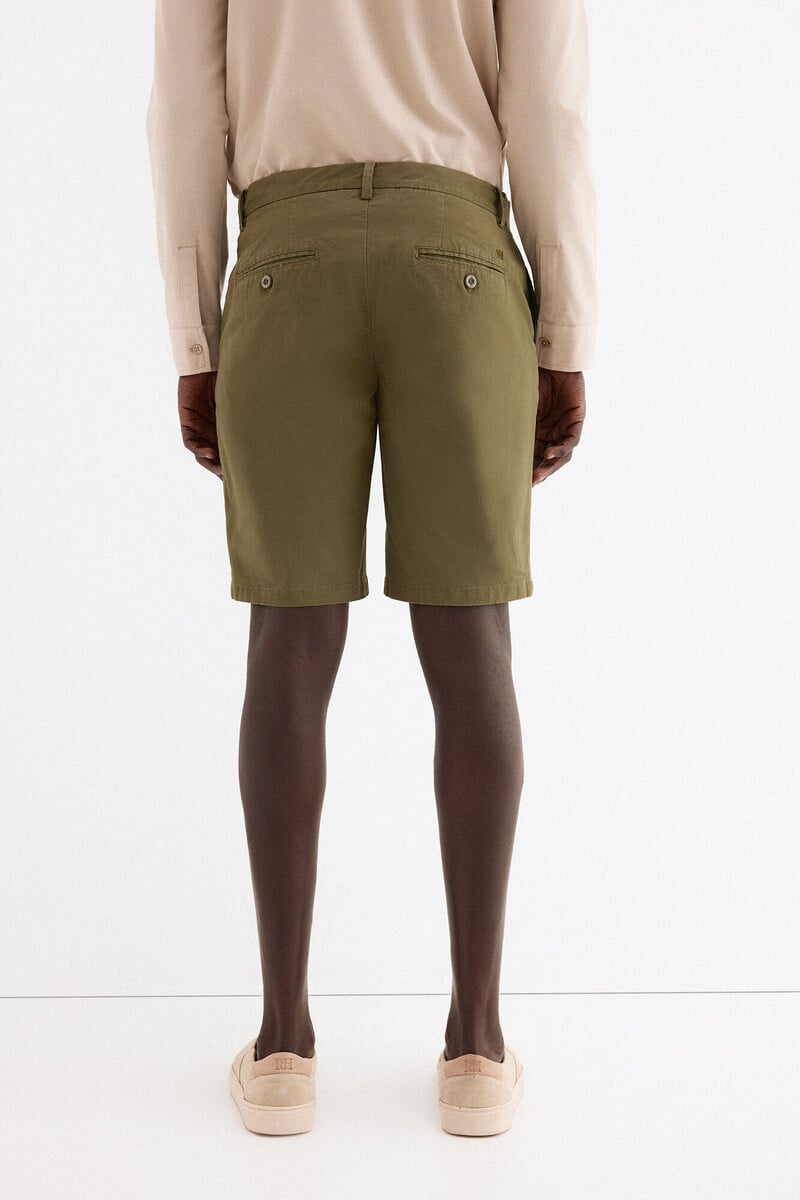 Pantallona të shkurtra, Pedro Del Hierro