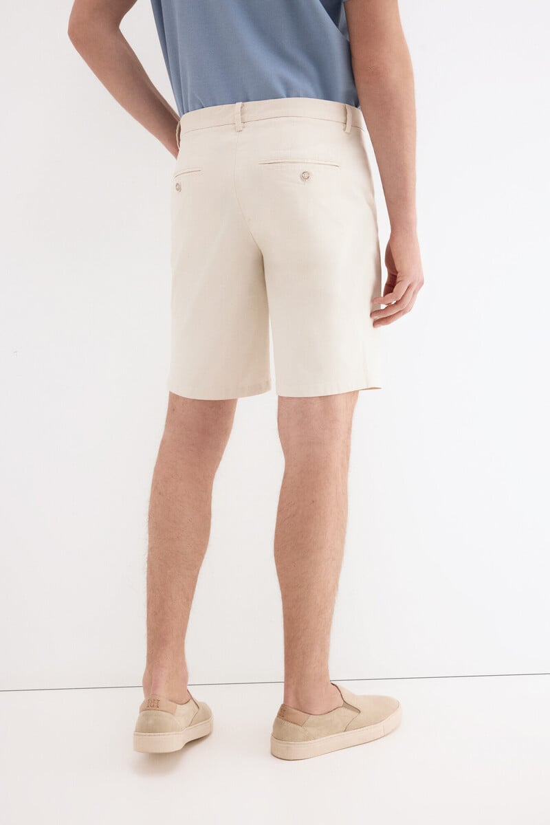 Pantallona të shkurtra, Pedro Del Hierro