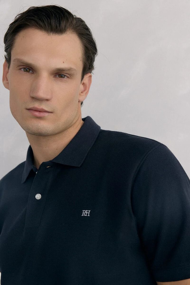 Polo me mëngë të shkurtra, Pedro del Hierro