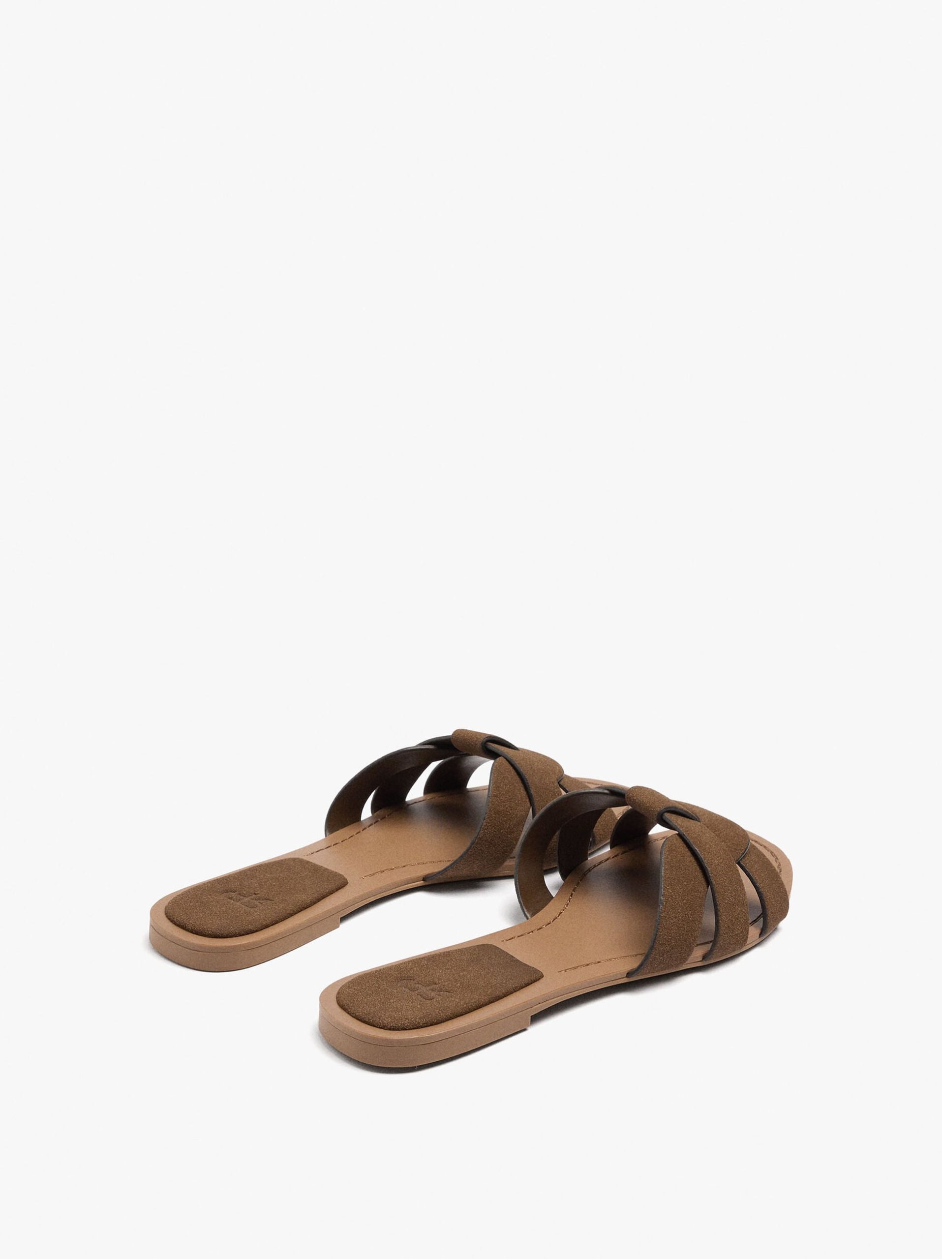 Sandale, Parfois