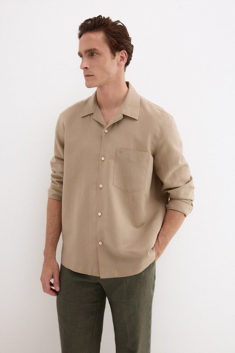 Këmishë lino, Pedro del Hierro