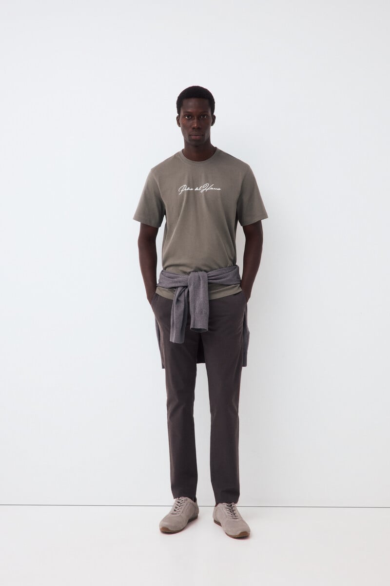 Pantallona të gjata, Pedro del Hierro - 42