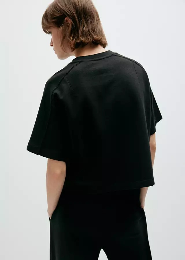 T-shirt bazik, Mango