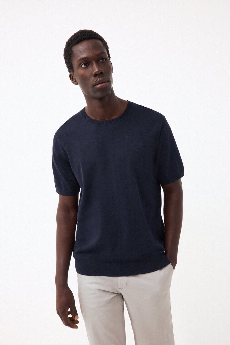 T-shirt pambuku, Pedro del Hierro