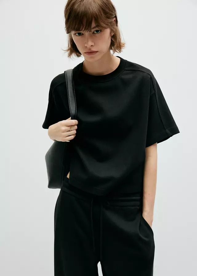 T-shirt bazik, Mango