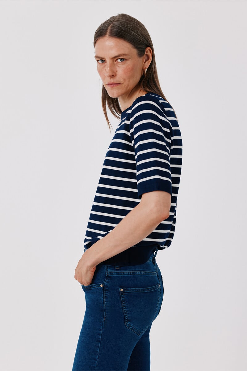 T-shirt për femra, Cortefiel
