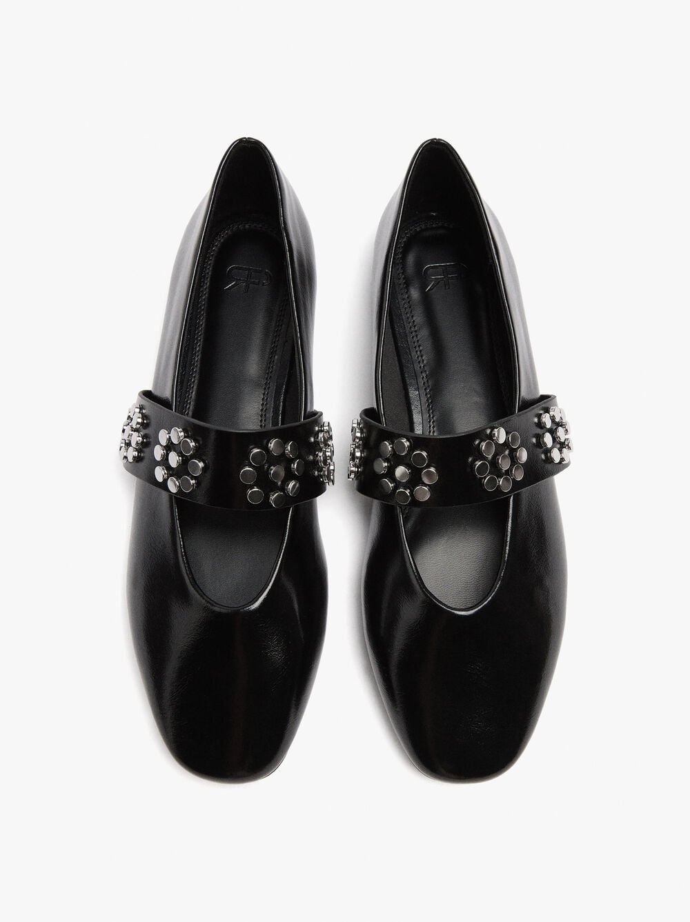 Balerina lëkure, Parfois - 40