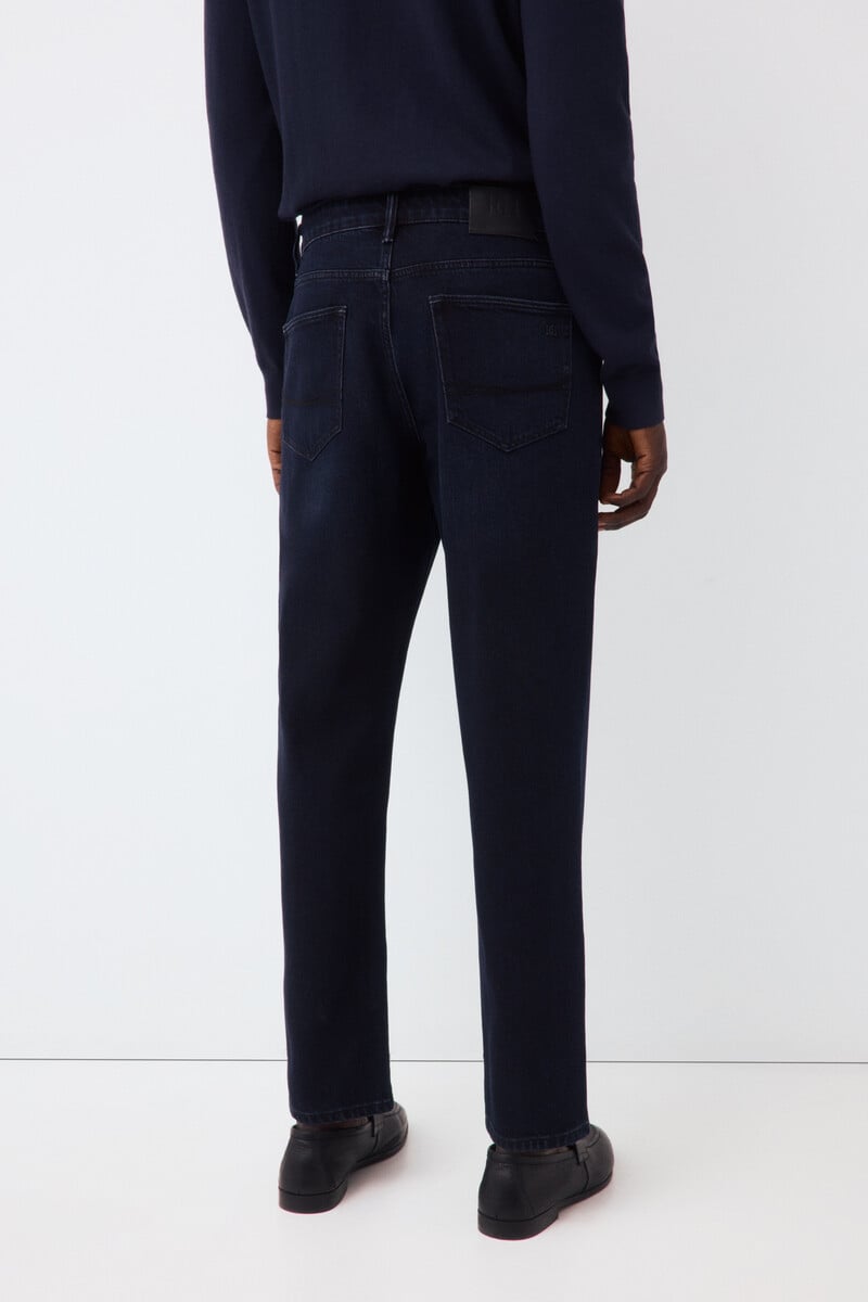 Xhinse të gjata, Pedro del Hierro