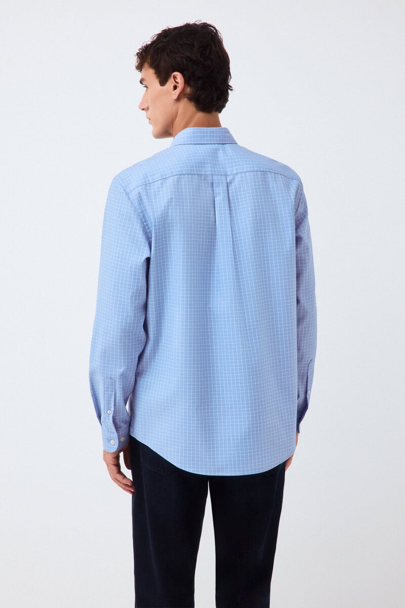 Këmishë për meshkuj, Pedro del Hierro