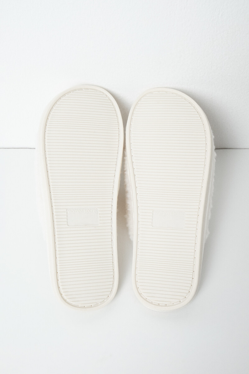 Pantofla, Women Secret