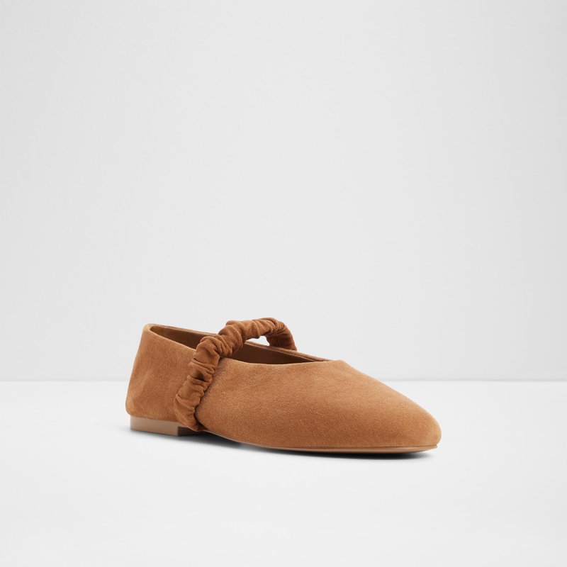 Balerina për femra, Aldo