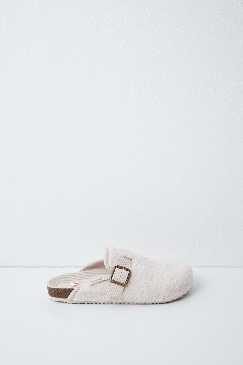 Pantofla, Women Secret
