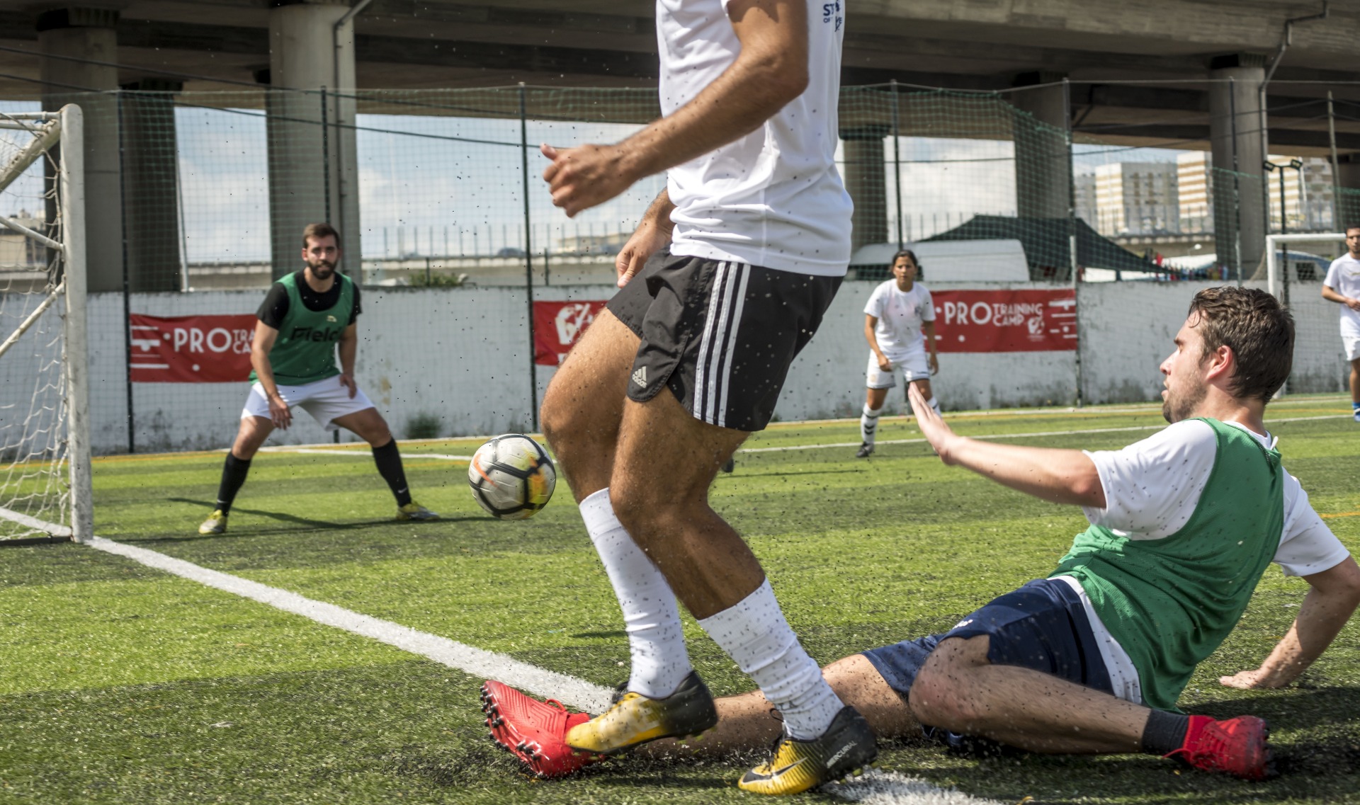 Joga bola? Veja as lesões mais comuns no futebol amador e como