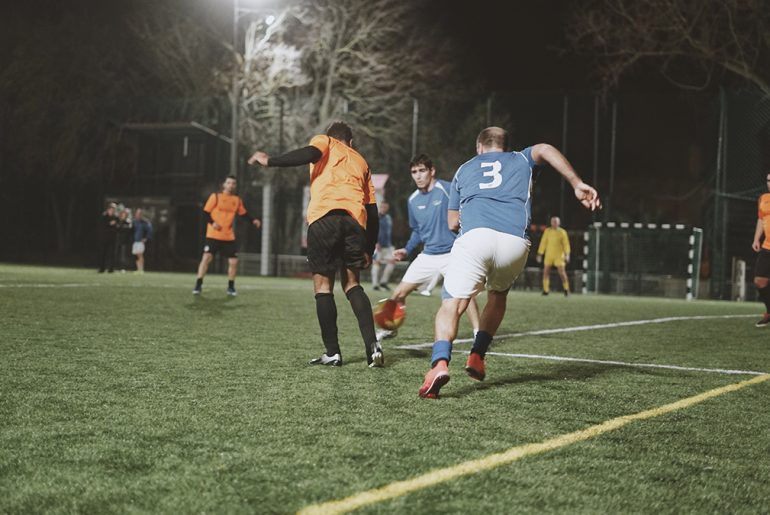 Duelo de futebol, JCDecaux, dreamMedia, Field