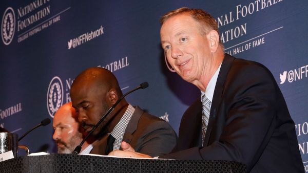 Bob Crable speaks at the Hall of Fame press conference this morning in New York.