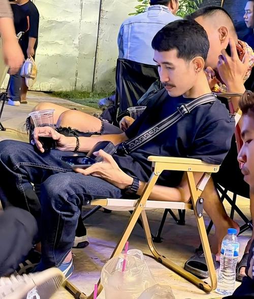 รูปภาพปก Live ห้อง Mery Christmas ของ ⭕️• ก็มาดิคาฟ 