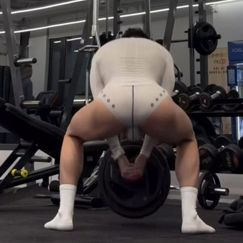 รูปภาพปก Live ห้อง 20++ ของ •💎• BEAR🌊😈 