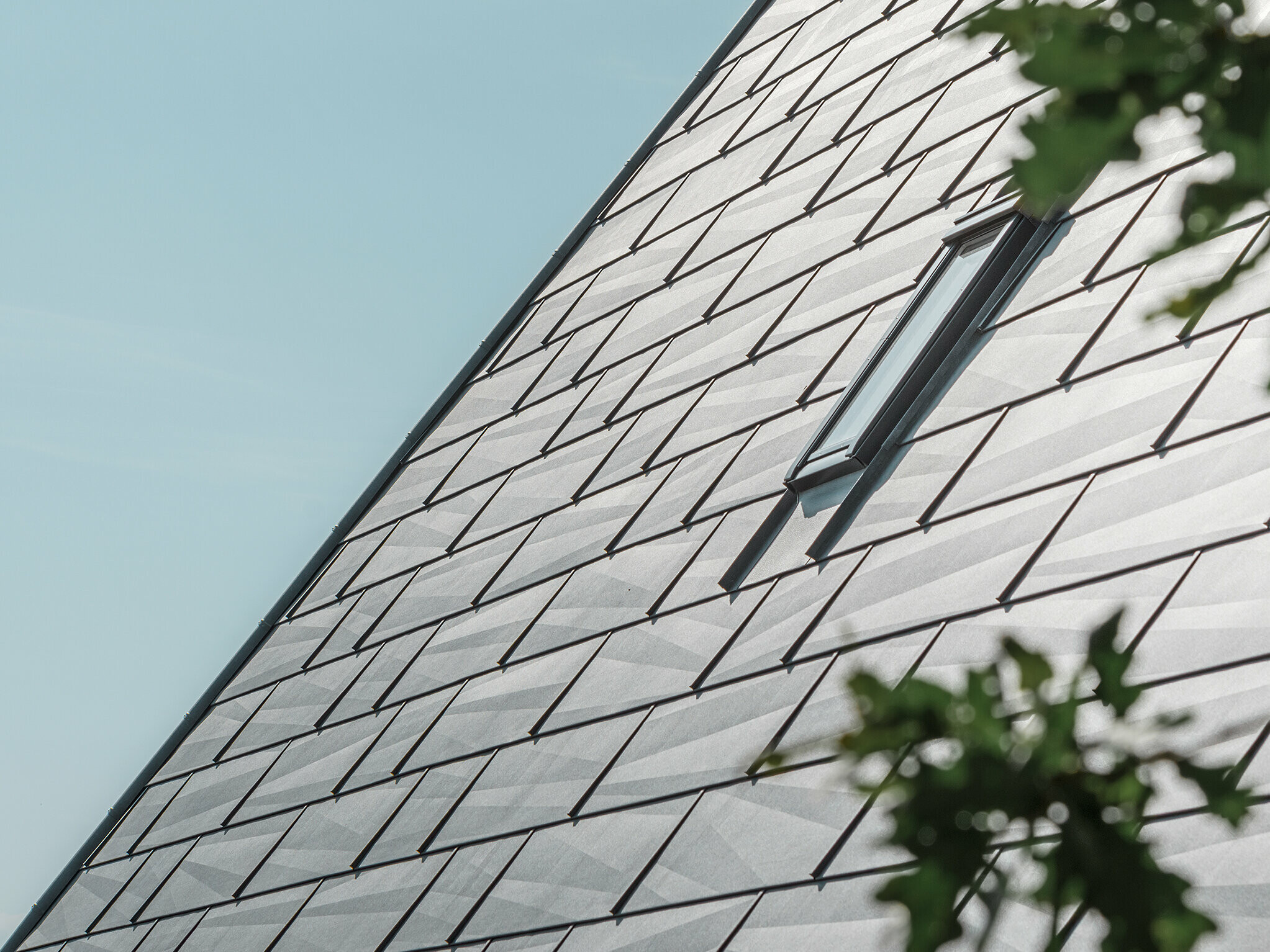 csm_PREFA-Dachpaneel-FX12-Steingrau-P10-CH-Zimmermann_Gsteiger-_c2520f9585