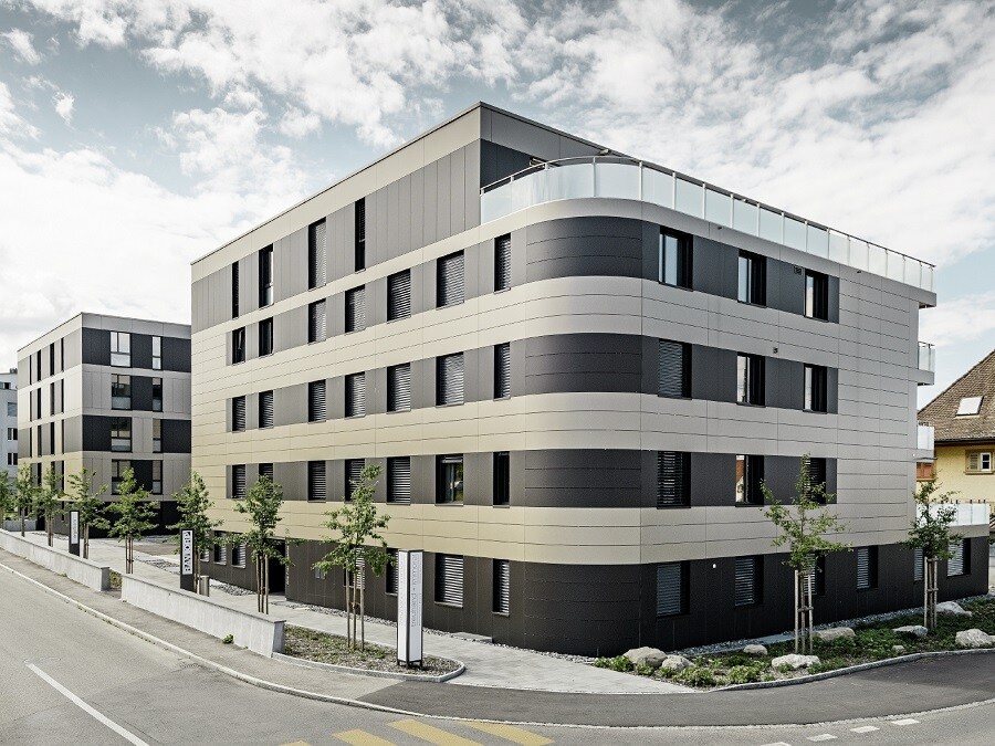 csm_PREFA_Baeriswyl-AG_Duedingen_Verbundplatten-4mm-schwarzgrau_bronze_Murten_2_cc89dd8438