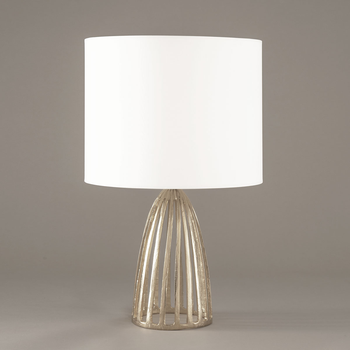 objet-insolite-gloria-lampe-bronze-nickel