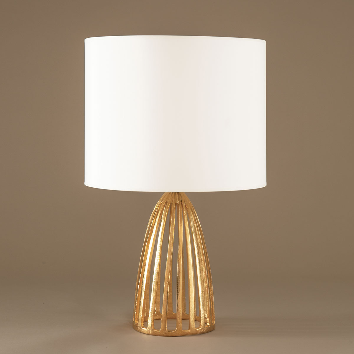 objet-insolite-gloria-lampe-bronze-or