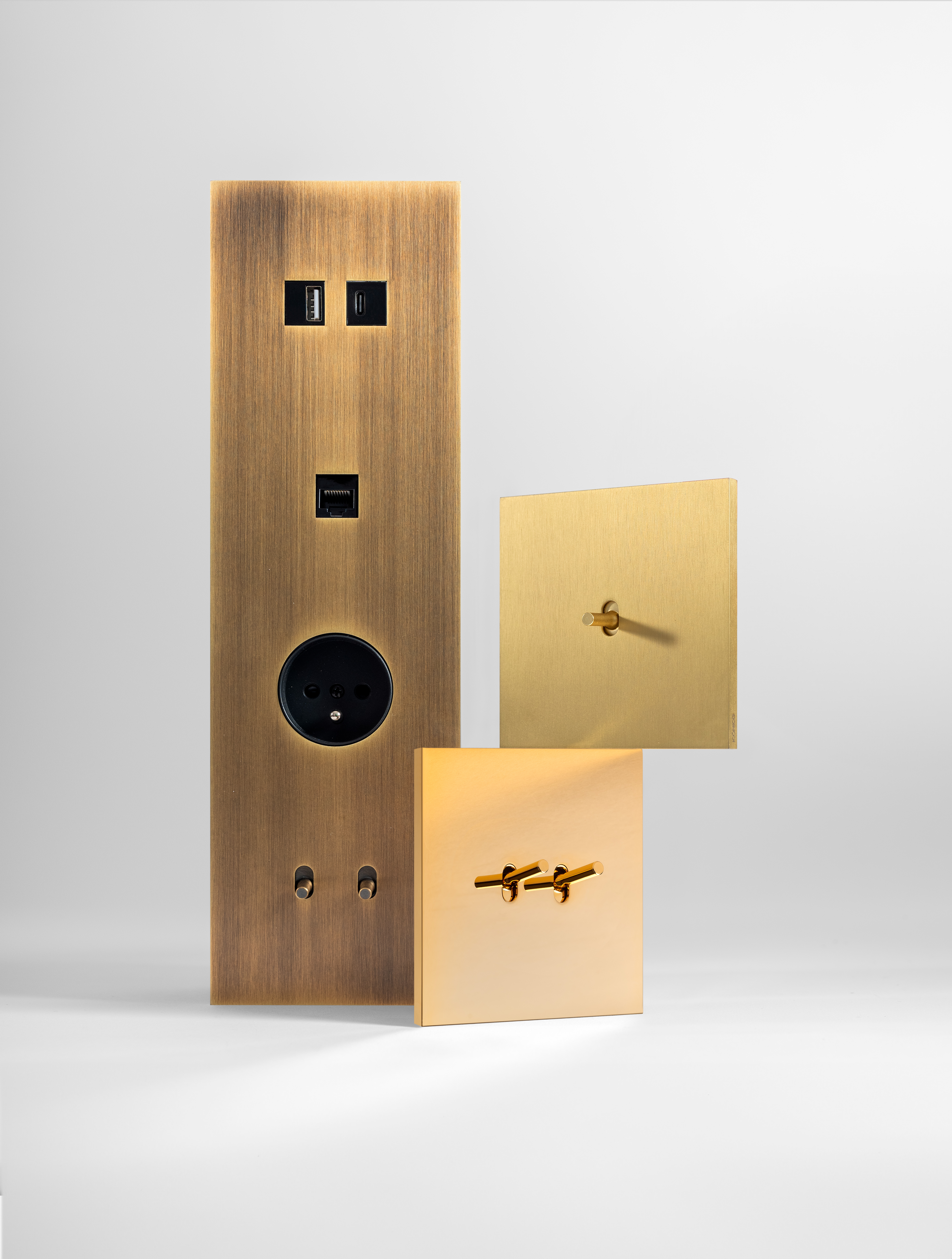 ICONICO_BODEGON DE 3 DORADOS