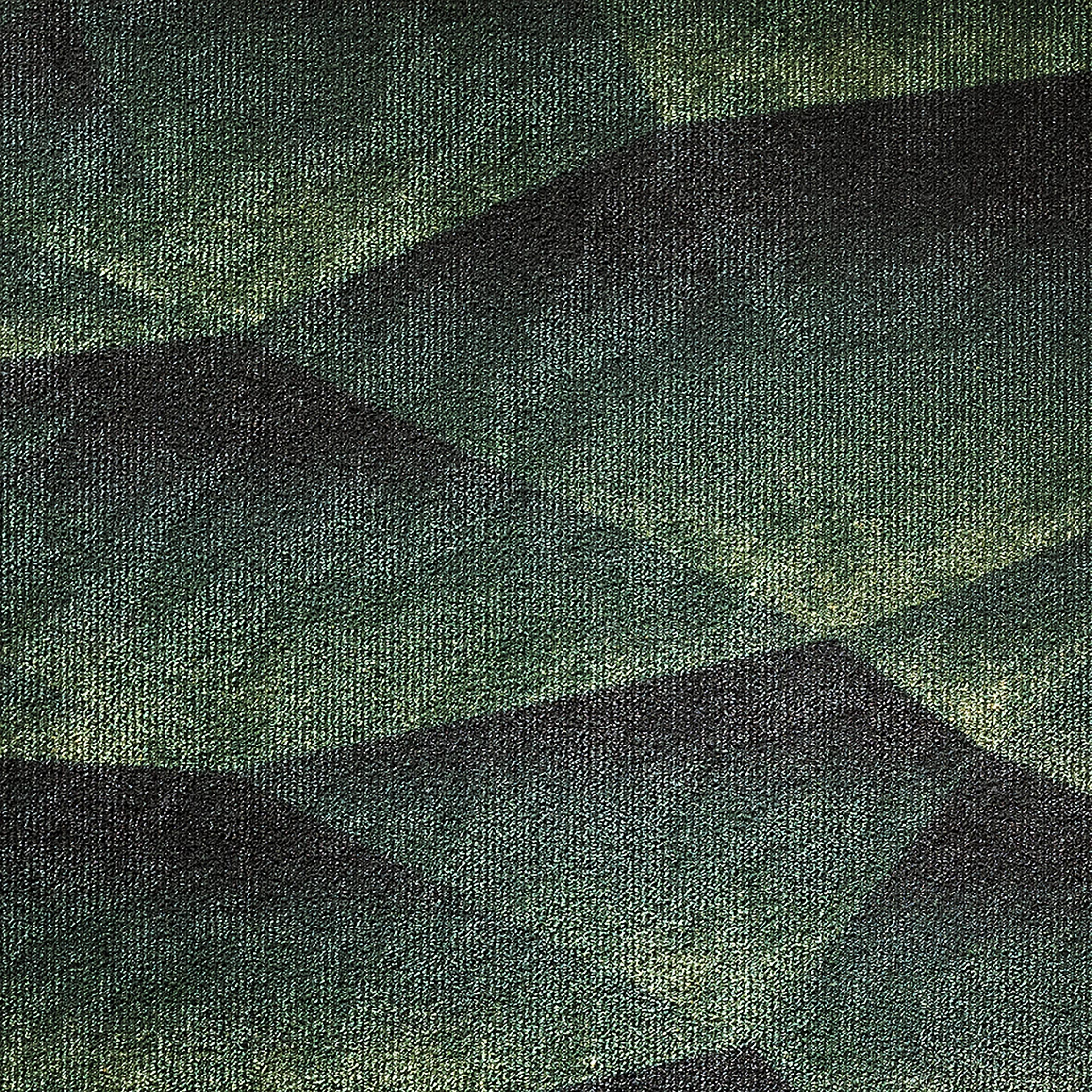 7135430 - Cliffs Broken Green