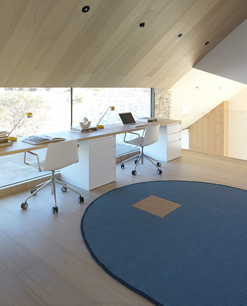 NowCarpets_Tangram_-halfmoon-blue-atico