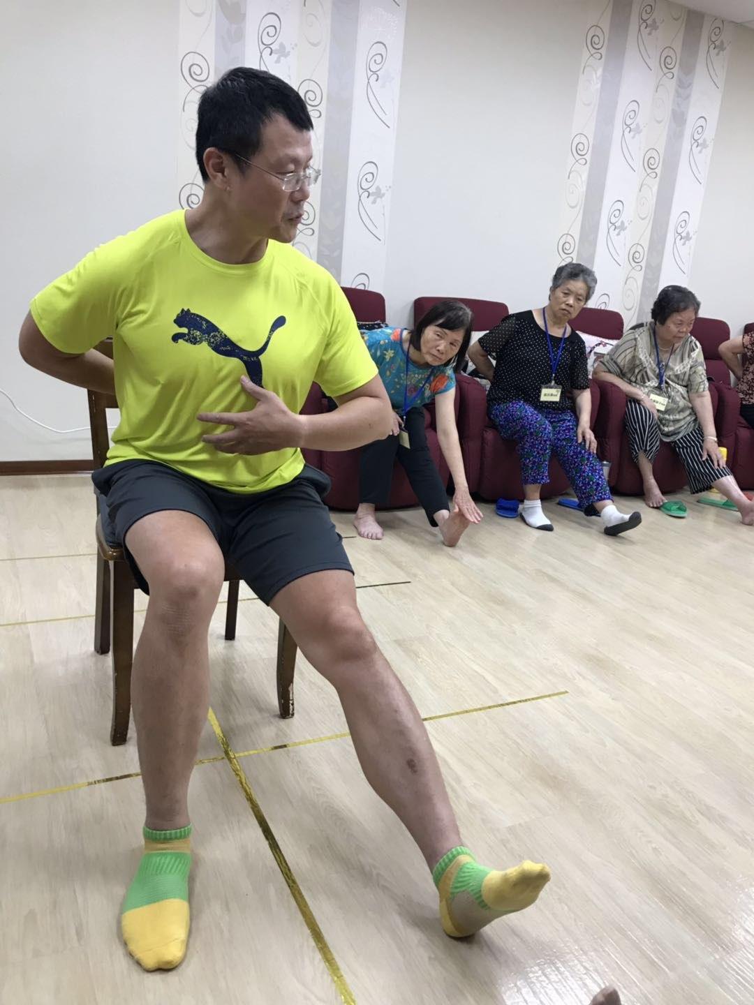 銀髮族樂齡體適能講座/運動課程 - Johnny Lin